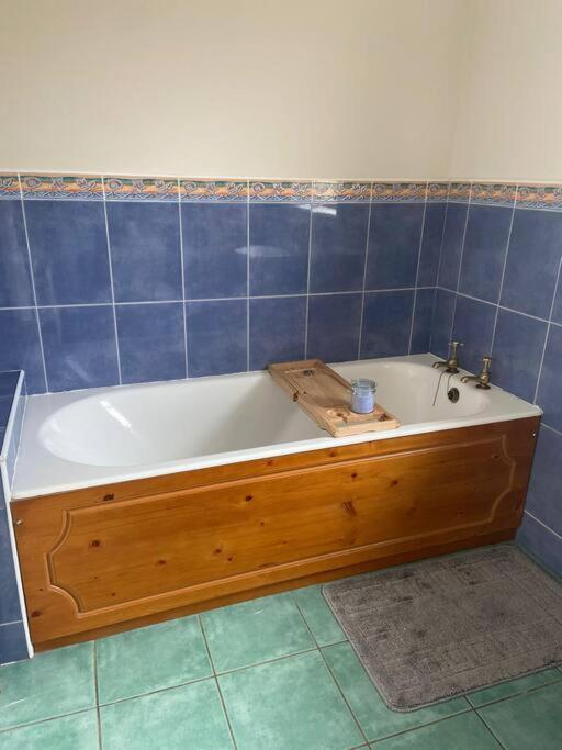Whitepark Cottage - Your Home Away From Home Баликасъл Екстериор снимка