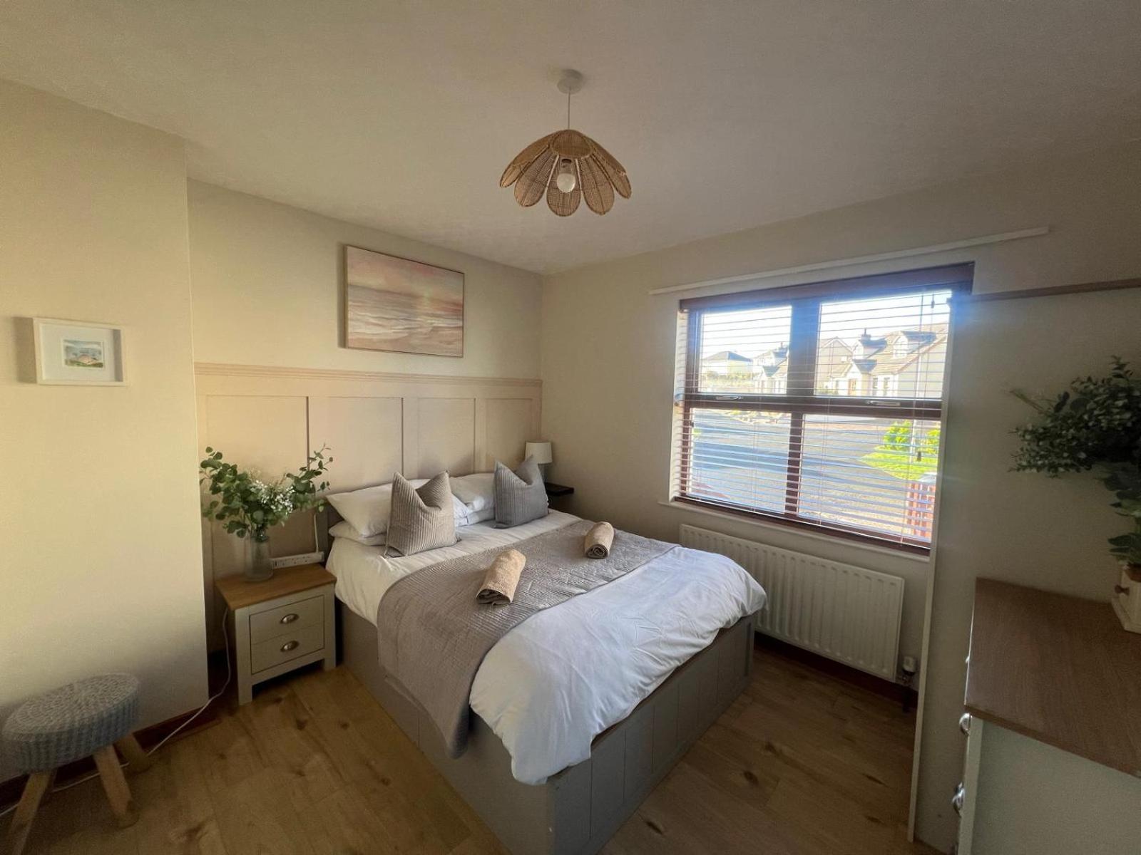 Whitepark Cottage - Your Home Away From Home Баликасъл Екстериор снимка