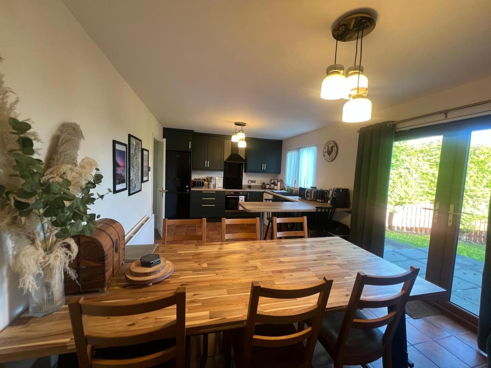 Whitepark Cottage - Your Home Away From Home Баликасъл Екстериор снимка